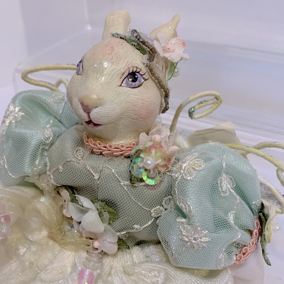 Bunny Katherine’s Collection pastel metallic - Picture 3 of 17